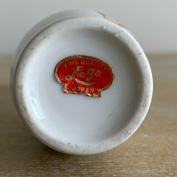 Vintage Retro Bud Vase - Audrey Hepburn-esque - Picture 5 of 9